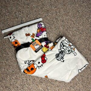 HK Halloween Plush Throw